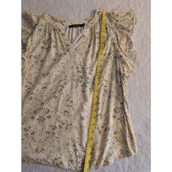 Doe & Rae Cream Floral V Neck Blouse - Picture 8 of 9